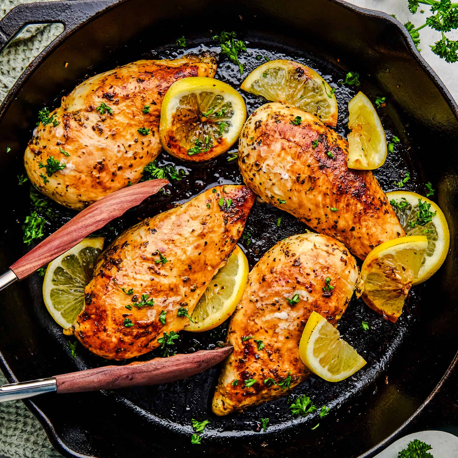 Quick & Easy Lemon Chicken: Your Aromatic Weeknight Oven Dish